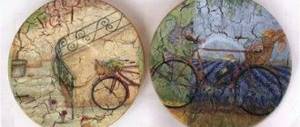 DIY decoupage of plates