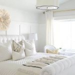 Интерьер белой спальни