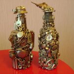 When decoupaging a bottle for a man, you need to take into account his interests and hobbies